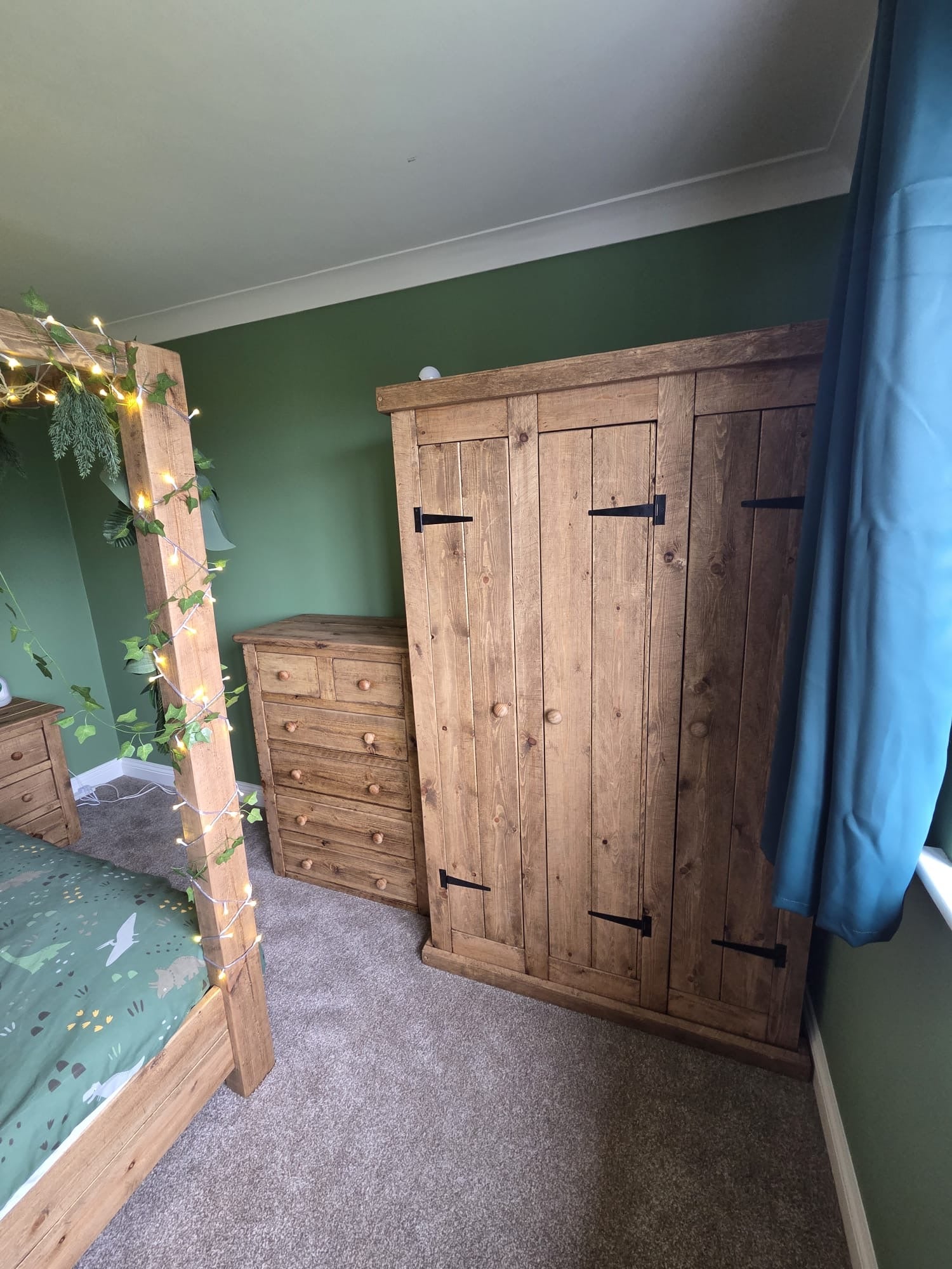 Handmade rustic bedroom furniture package in wood finish