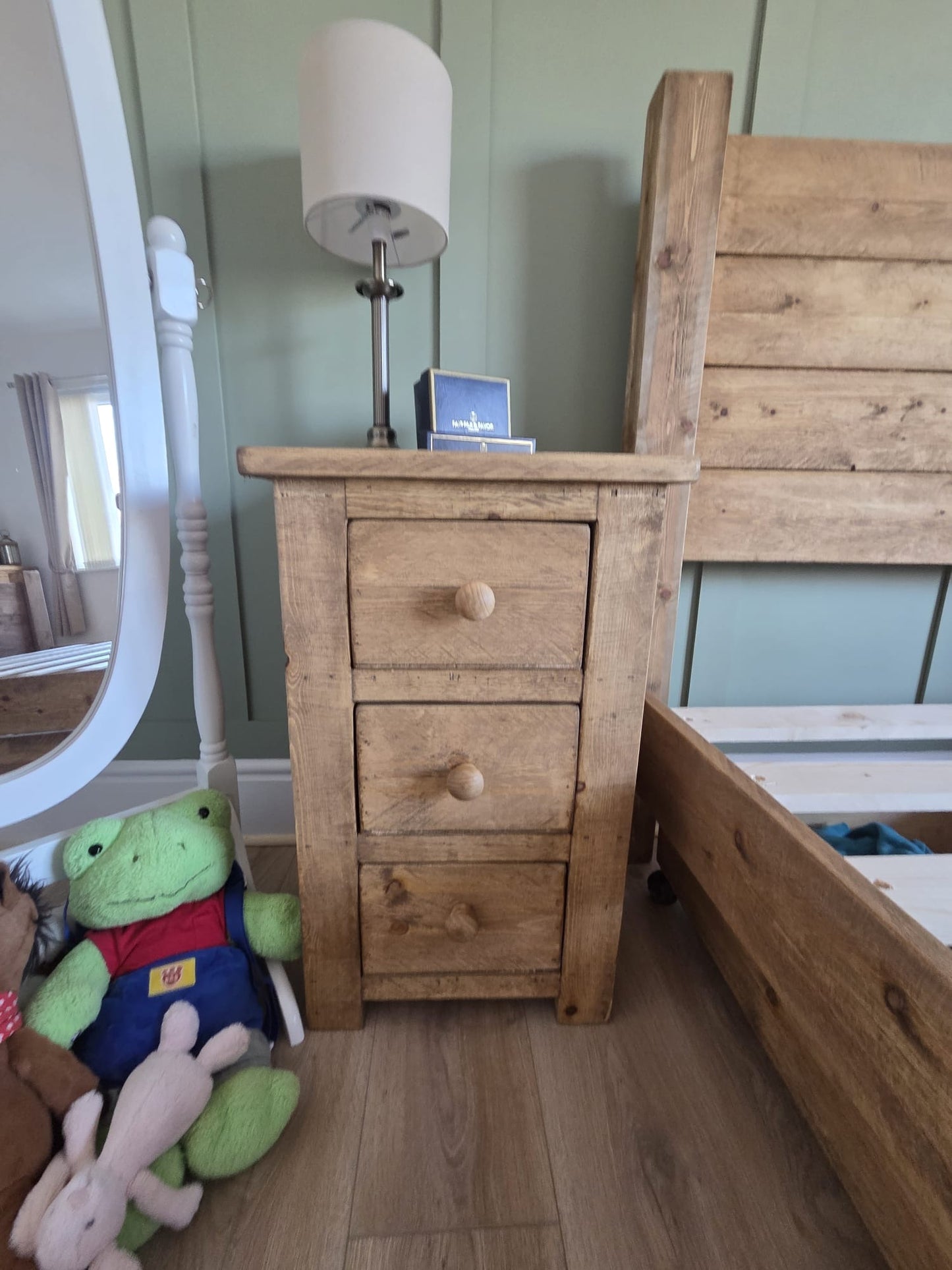 Rustic matching bedroom furniture package