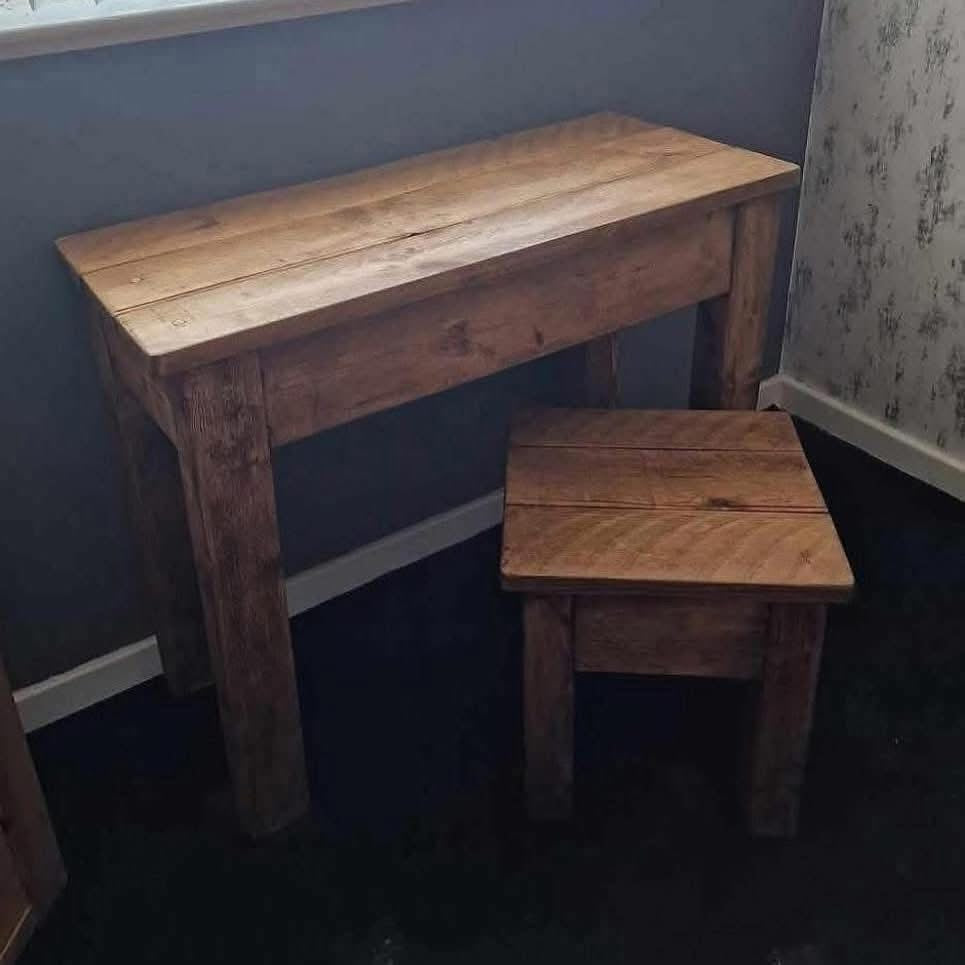 Three Skulls Furniture rustic handmade bedroom furniture