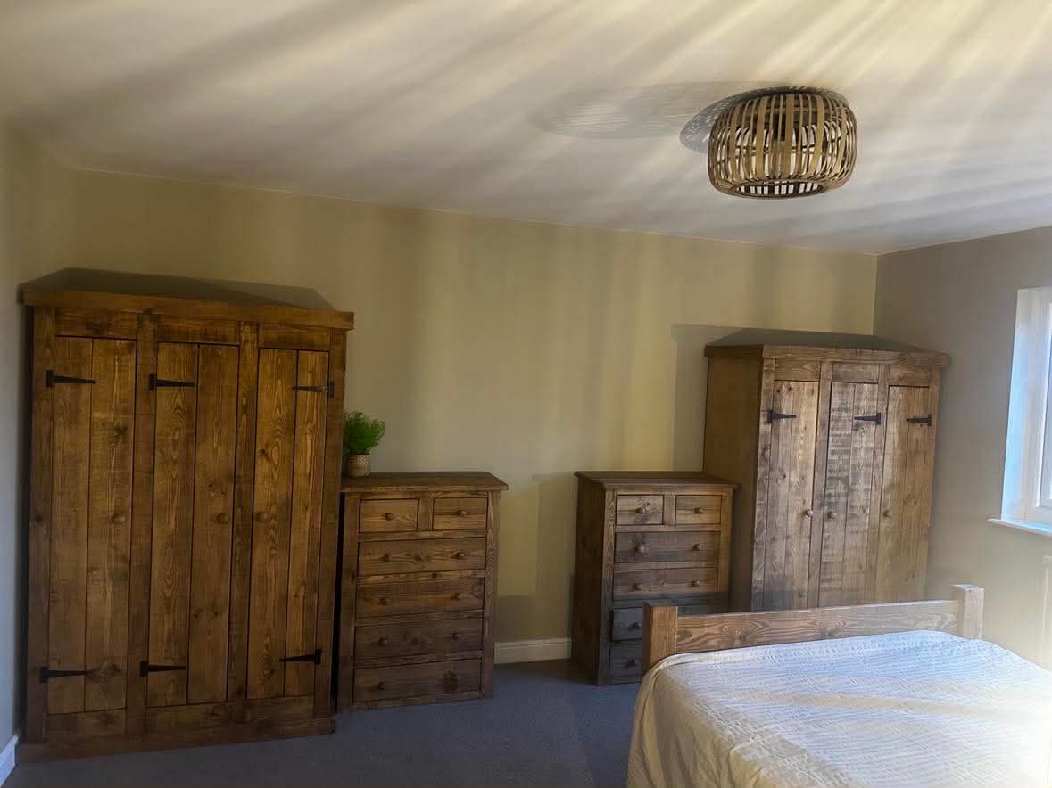Three Skulls Furniture rustic wooden bedroom set