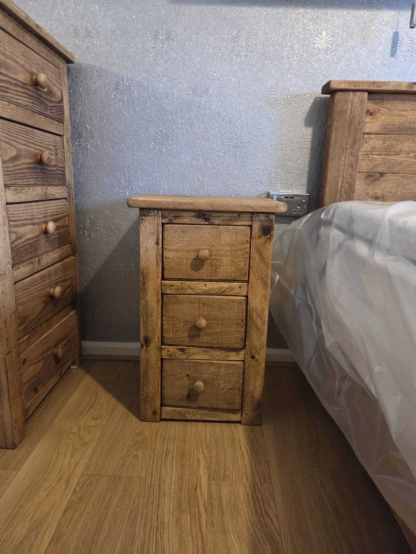 Handmade rustic bedroom set from Three Skulls Furniture