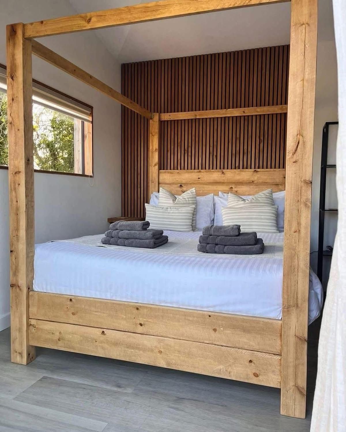 Three Skulls Furniture Grand Four Poster Bed in redwood