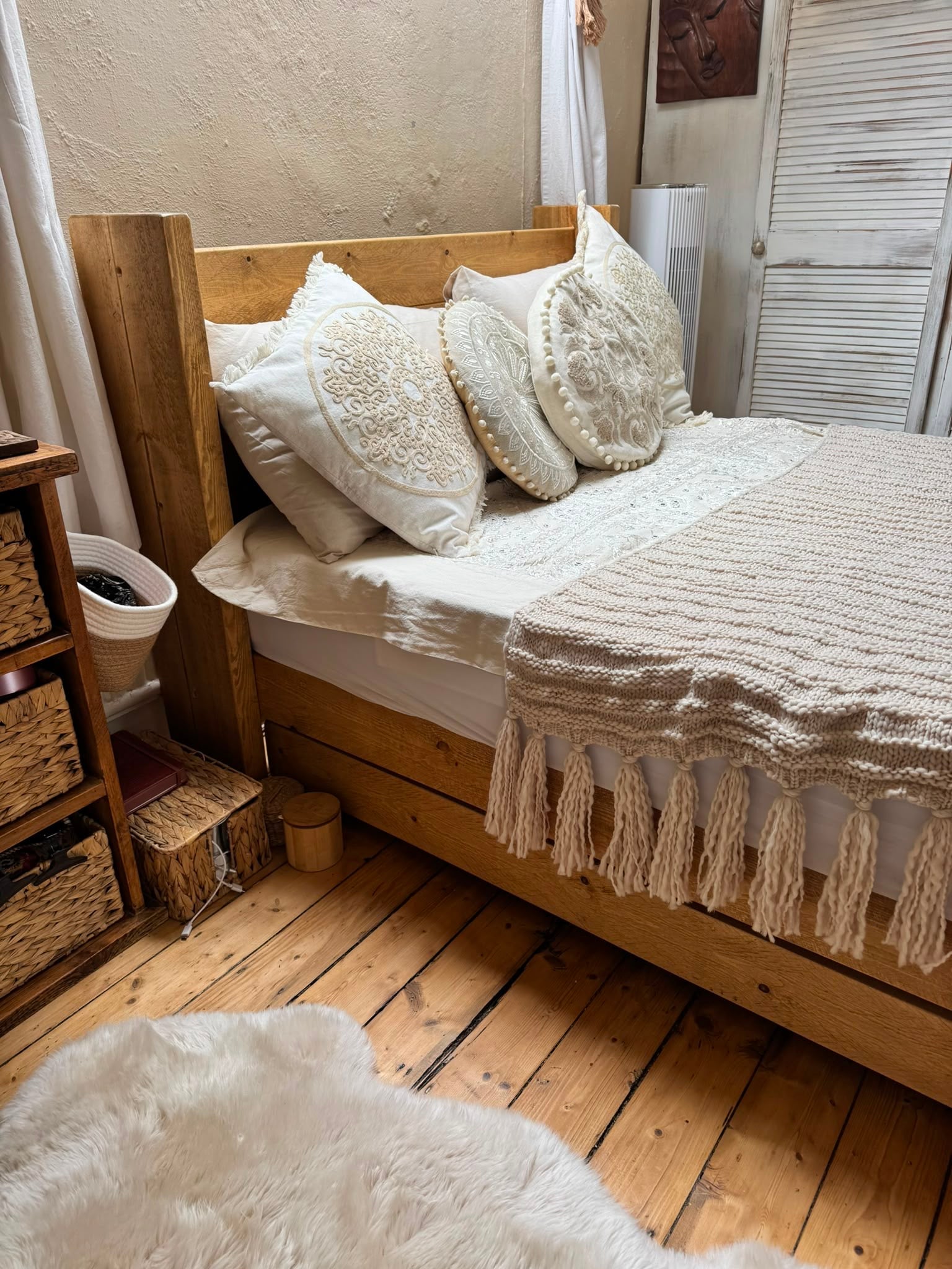The Duke Bed chunky wooden headboard and side detail
