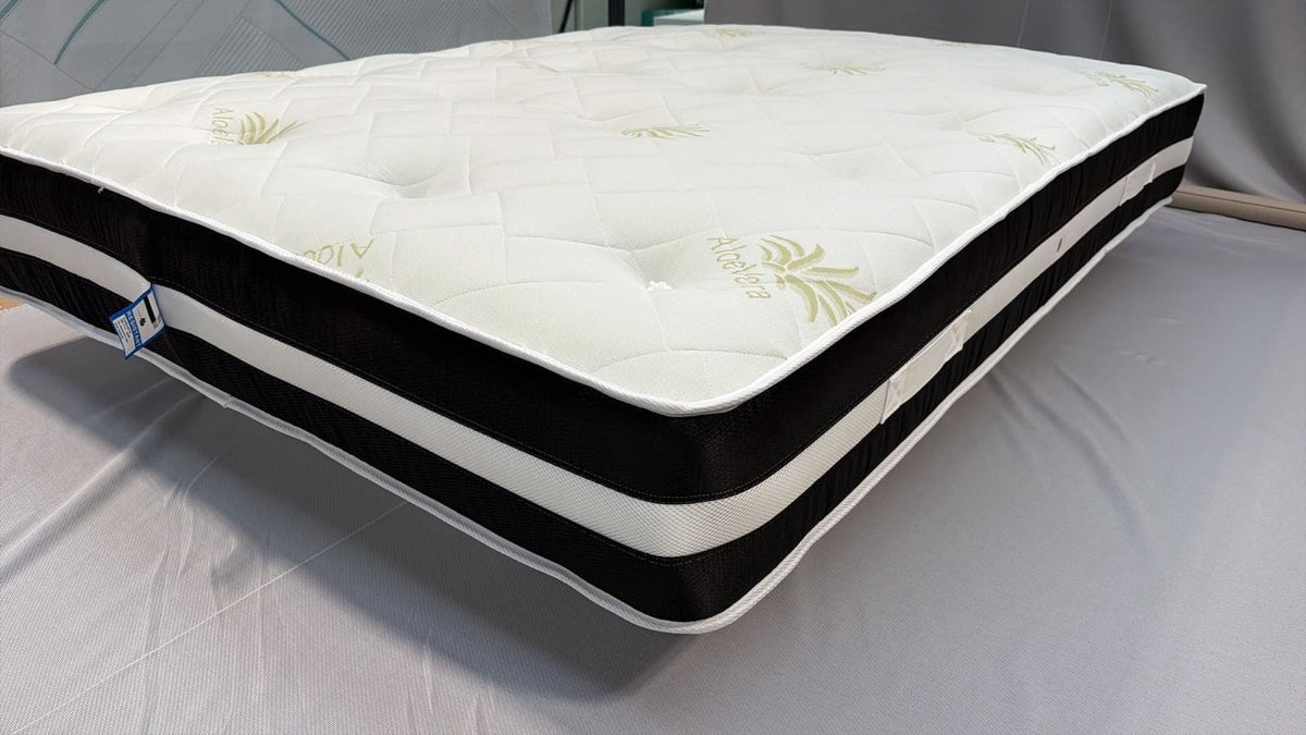 Premium 3000 pocket sprung mattress with quilted top and black and white sides